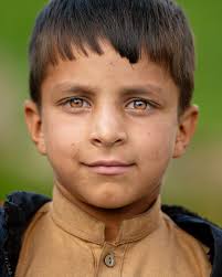 Traveling to the mountains always teaches me one thing — life is most  beautiful in its purest, simplest form. 🏔️💚 On this journey, I met these  wonderful children, full of innocence, love,