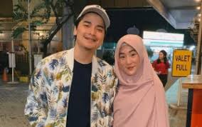 Namun, setelah dua bulan berkenalan, akhirnya alvin faiz dan larissa chou pun memutuskan untuk menikah pada 6 agustus 2016. L5zivqhekudeum