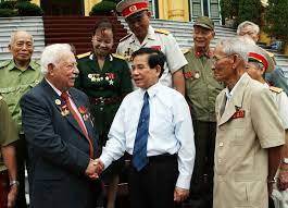 Ông là người nước ngoài duy nhất từng được phong tặng danh hiệu anh. Rkkq7kag8haxvm