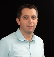 Eli Schlabach's Instagram, Twitter & Facebook