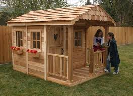 Pallet Playhouse For Kids Jpg 750 542 Pixels Pallet House Pallet Furniture Outdoor Play Houses
