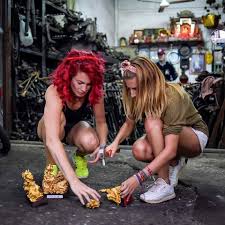 Iubire sau razboi — ana baniciu. Raluka Si Ana Baniciu 1 Avantaje Ro De 20 De Ani Pretuieste Femei Ca Tine