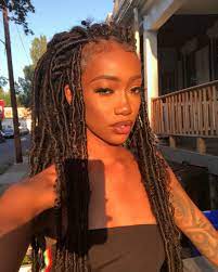 Snapchat Fflex On Instagram Side Note Many Pretty Girls Have Big Foreheads Makeup By The Curly Hair Styles Faux Locs Hairstyles Natural Hair Styles