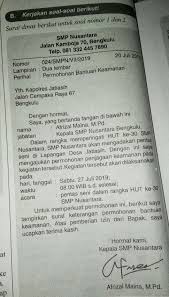 Surat yang biasa digunakan untuk berbagi kabar dengan anggota keluarga dan tidak menggunakan bahasa baku (menggunakan bahasa sehari hari). 1 Kemukakan Informasi Yang Terdapat Dalam Surat Dinas Tersebut 2 Jelaskan Bagian Bagian Surat Brainly Co Id