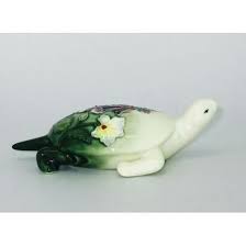 L'idéal dans une salle à manger ou un salon est une table basse. Statuette Tortue Porcelaine Decoree Cdiscount Maison