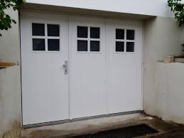 Garagentor Mehrflugeltor 3 Teilig Din R Nach Innen Offnend Fenster Mit Kreuzsprossen Garagentore Garagentor Garagentor Mit Tur