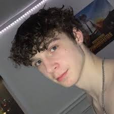 Eli Sheppard's Instagram, Twitter & Facebook