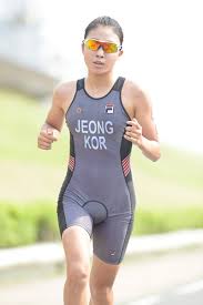 또 남자 트라이애슬론 경기를 폭염 피해를 막기 위해 오전 6시30분부터 시작했지만 섭씨 30도, 습도 67%를 이길 수 없다는 걸 증명했다며 일본 측이 올림픽 개최를 위해 도쿄올림픽 조직위원회에 공식 제안한 문구를 언급했다. ëŒ€í•œì² ì¸3ì¢…í˜'íšŒ