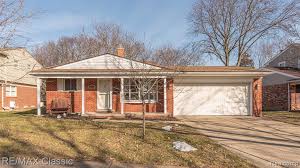 40764 Crabtree Ln, Plymouth Twp, MI 48170