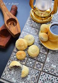 Semolina Ma Amoul Stuffed Cookies With Dates And Nuts Food Middle Eastern Desserts Maamoul Recipe
