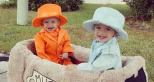I love it when little kids are dressed in costumes like that. 26 Fun Halloween Costumes For Siblings To Wear Together Cafemom Com