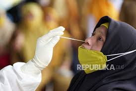 Pelanggar Protokol Kesehatan Surabaya Langsung Di Swab Republika Online