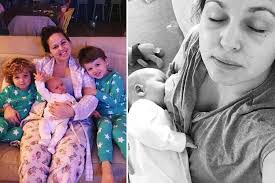 Mcfly singer tom fletcher has just shown his children why washing your hands is so important in the most simple way. Giovanna Fletcher Says Her Sons Are Obsessed With Her Chest And Embarrass Her By Yelling Boobies When She S Breastfeeding In Public Best Lifestyle Buzz