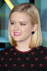 Reese Witherspoon S Daughter Chopped Her Hair Off And It Looks Boss In 2021 Reese Witherspoon Hair Bob Hairstyles Her Hair