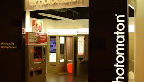Suivez l'actualité de photomaton® sur facebook, ou sur notre site c'est la rentrée. Photomathon Strasbourg Boutique Du Centre Commercial Place Des Halles