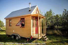 Eine tiny house ist ein kleines haus auf rädern, wodurch es dauerhaft mobil bleibt. Ein Winziges Wohnhaus Auf Radern Black Forest Tiny Houses Webseite
