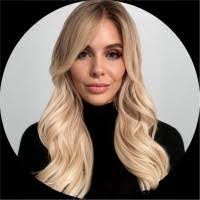 Nicole Martina's Instagram, Twitter & Facebook