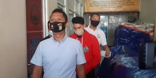 Beberapa tahun belakangan banyak sekali selebriti tanah air yang terjerat dalam kasus narkoba. Penyuplai Narkoba Artis Ridho Illahi Ditangkap Diduga Seorang Kru Production House