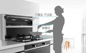 集成灶新房裝修廚房一般都是裝修設計的重點 廚房電器更是經常會使用到 不能馬虎 現在很多人家裡廚房 都是現在傳統的油煙機 無論是中式還是西式都已經過時了 越來越多人都開始安裝一種新的電器 那就是集成灶 來看看它