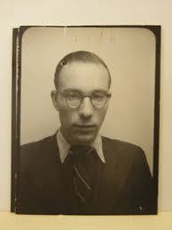 Robert Bouteiller's Instagram, Twitter & Facebook