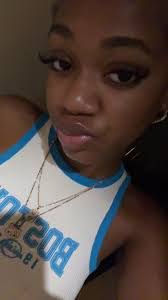 Nena Lee's Instagram, Twitter & Facebook