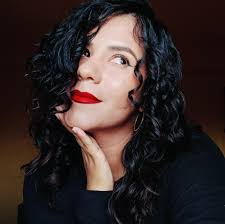 Olivia Yacé renuncia al título de Miss Universo África & Oceanía La  representante de Costa de Marfil sorprendió al mundo al anunciar que  devuelve su corona regional y rompe cualquier vínculo con