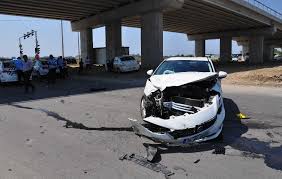 Kaza yerine çok sayıda ambulans ve itfaiye ekibi gönderilirken, yaralılar çevre hastanelere kaldırıldı. Antalya Da Trafik Kazasi 1 Yarali Antalya Haber