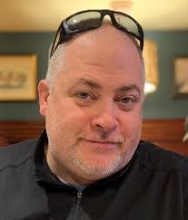 Daniel Retzlaff's Instagram, Twitter & Facebook