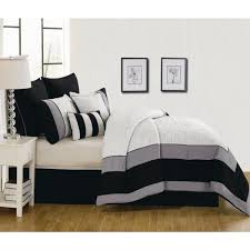 Discover kensie's line of perfumes and fragrances for women on kensie fragrance, the official kensie perfume online shop. Kensie Spain Hotel Online Queen 8 Piece White Black Oversized Quilt Spain 3164 1 The Home Depot