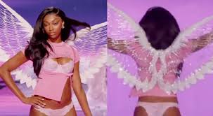 Angel Reese "Bodied The Runway" In Her Pink Lingerie At The Victoria's  Secret Fashion Show [VIDEOS]