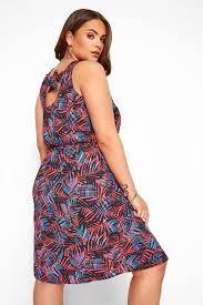 Verkaufe hier ein schönes weißes kleid, ohne gürtel. Blumen Kleid Mit Schleife Im Rucken Pink Yours Clothing