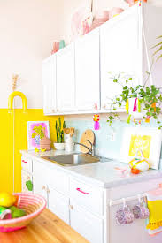 Aww Sam Ushiro Colorful Rental Home Kitchen Makeover In 2020 Interieur Kleurrijk Interieur Meubel Ideeen