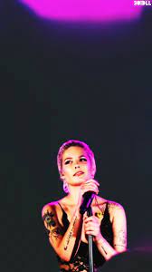 Halsey'nin youtube üzerinden yayımladığı coverlar çok beğenilirken bir tanesi aralarından en dikkat çeken olmuştu, the haylor song. o zamanlar bir one direction hayranı olan halsey , gruptan harry. Ø¹Ø§Ø¯Ù„ On Twitter Wallpapers Halsey