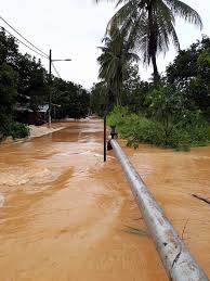 Satu lagi lereng bukit berhampiran persiaran tanjung bunga 3, di mana. Hazwan Hairy Gambar Sekitar Banjir Di Bukit Mertajam Pulau Pinang Kampung Ku