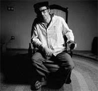 Grândola, vila morena est une chanson portugaise composée par zeca afonso, qui raconte la fraternité des habitants de grândola, une ville située dans l'alentejo, au sud du portugal. Zeca Afonso Nasceu Ha 75 Anos Aniversario Comemora Se Com Varias Iniciativas Publico