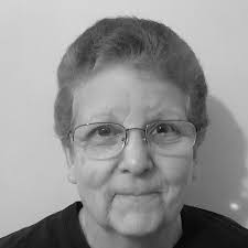 Julie Fenimore's Instagram, Twitter & Facebook