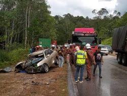 Check spelling or type a new query. Pasangan Warga Emas Maut Kereta Bertembung Treler Kosmo Digital