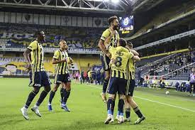 Kanarya 60 yıllık lig tarihinin en çok galibiyet alan, en çok puan toplayan, en çok lider kalan ve en çok gol atan takımı. Sosyal Medyada Lider Fenerbahce Ntvspor Net