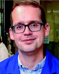 Glycosylated gold nanoparticles in point of care diagnostics: from  aggregation to lateral flow