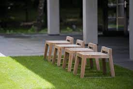 Our teak is kiln dried and fully machine made with mortise and tenon joints for a tight fit. Gietijzeren Tuinbank Emma Royal Design Design Teak Lounge Chair Iron Furniture