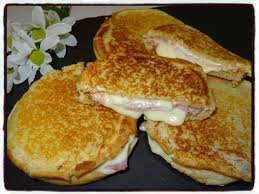 Ce Midi Une Folle Envie De Croque Macdo Petit Tour Au Frigo Et Hoooooo La Belle Surprise Il Me Restait Quelques Tranches De Fromage A Rac Bebe Recet