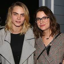 Cara and ashley always had their ups and down before, but it's over now, a source told people magazine in may 2020. News Im Video Cara Delevingne Romantische Liebeserklarung An Ashley Benson Gala De