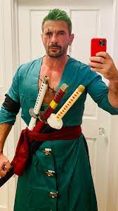 Actor Manuel Ferrara doing a zoro Cosplay today : r/OnePiece