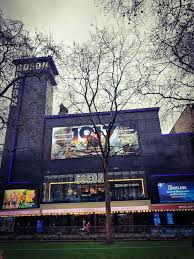 Leicester square has been entertaining london since 1670. Kino Helden Am Leicester Square Totally London Net