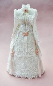 White Tea Gown With Tiny Pink Rosebuds Vestidos De Munecas Disenos De Vestido Vestidos De Papel