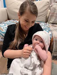 Bindi irwin was married today. Bindi Irwin Shares Adorable Photo Of Daughter And A Picture Of Herself At Same Age Ali2day
