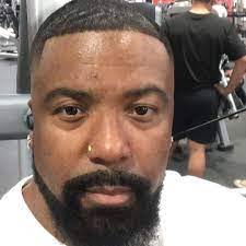 Anwar Amir's Instagram, Twitter & Facebook