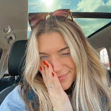 Keeley Malone's Instagram, Twitter & Facebook