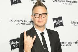 By his side is his wife skye you can follow her on instagram @skyehoppus where she posts lots of pictures of life with her famous. Gdub4m2lcmsedm