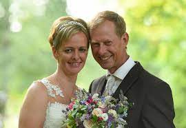 He won a silver medal in the 2008 summer olympics in the individual jumping, and also a silver medal in the team jumping event at the 2004. Rolf Goran Och Evi Vigda Ridsport